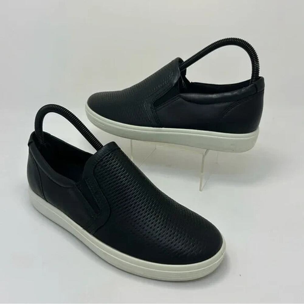 ECCO Soft Classic Women's Black Leather Slip-On Sneakers Perforated Comfort (37) - Picture 1 of 7